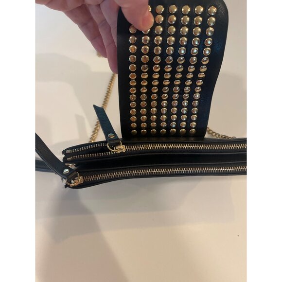 Black Olivia Miller Leather Studded Wristlet With Gold Chain Strap & Zipper Clos - Picture 6 of 10